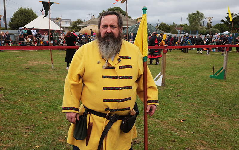 Medieval Market : Swords and Armour : Medieval Fighting : Levin : New Zealand : Richard Moore : Journalist : Photographer :